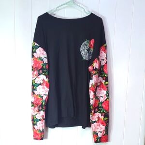 Fresh Laundry Floral Sleeve Black Top